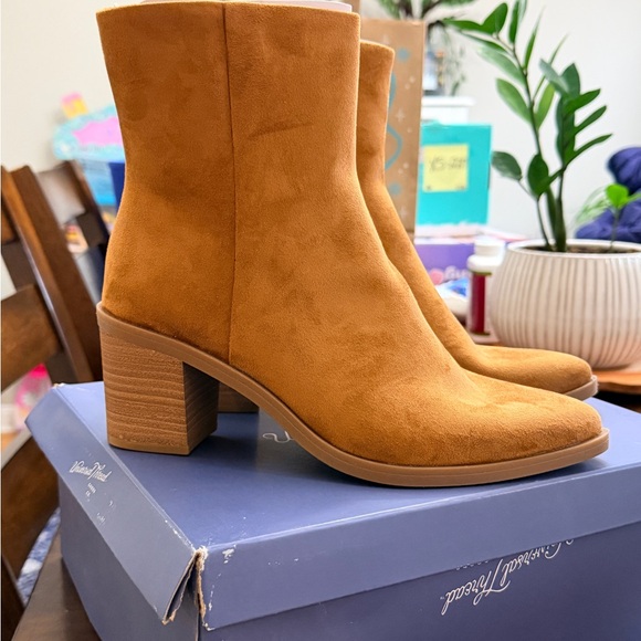 Universal Thread Shoes - Universal Thread Women's Brown Heeled Boots